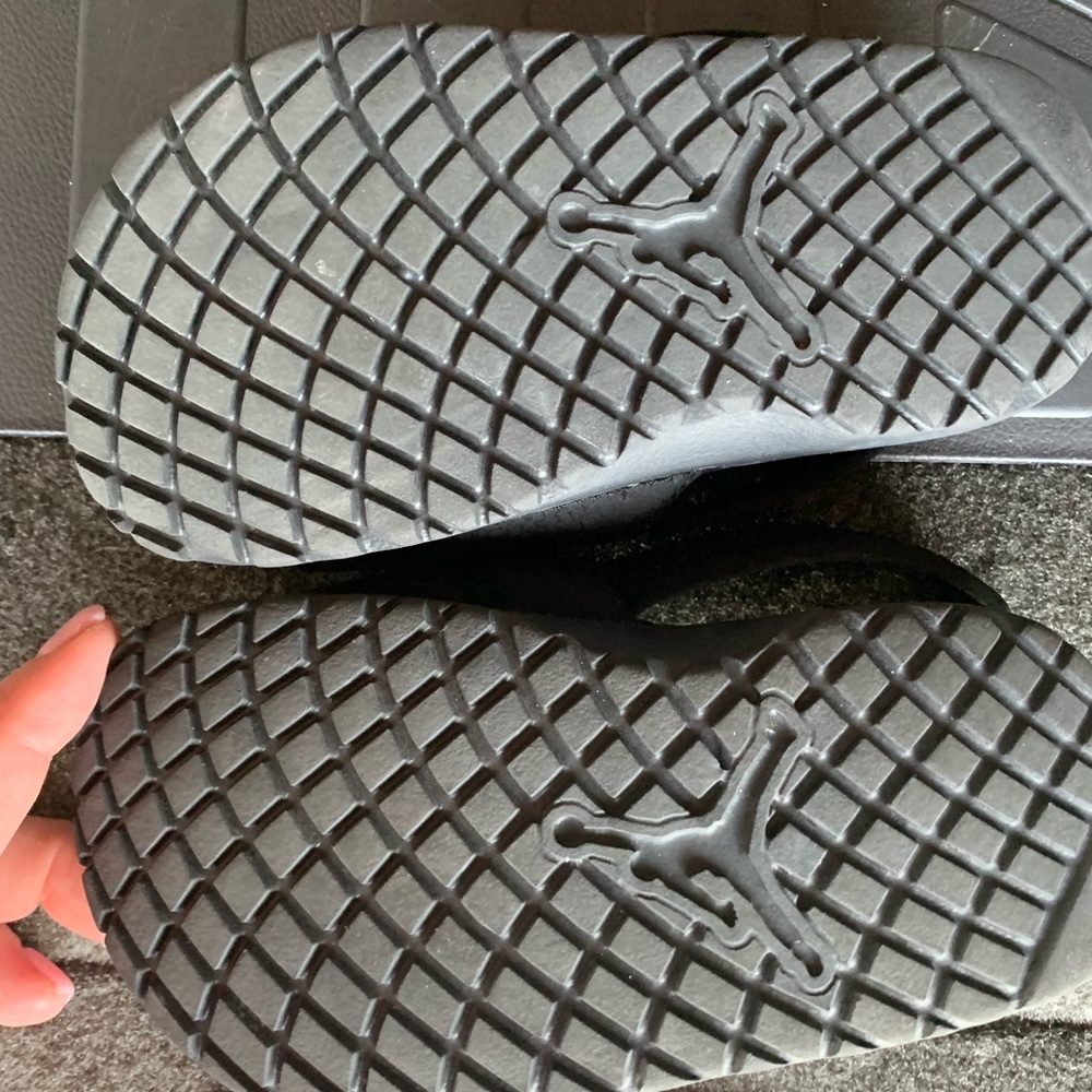 Kids Sz 9 NIKE Jordan slide